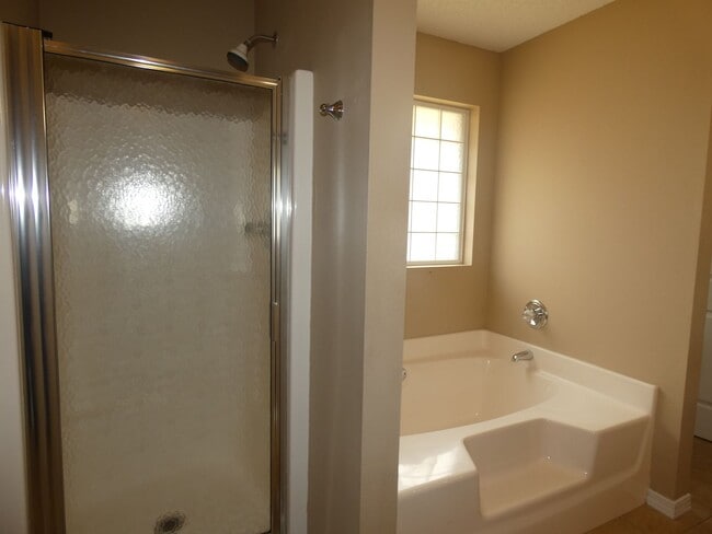 Building Photo - Charming Brick Home - Jaimee's Ridge