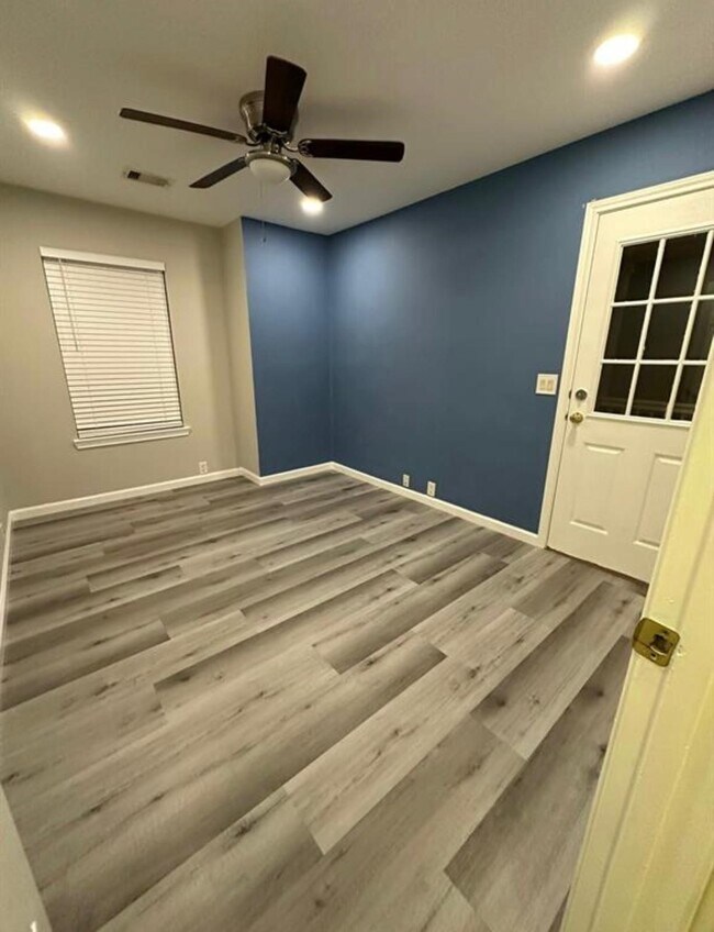 Building Photo - 11027 Dellrose Crossing Dr