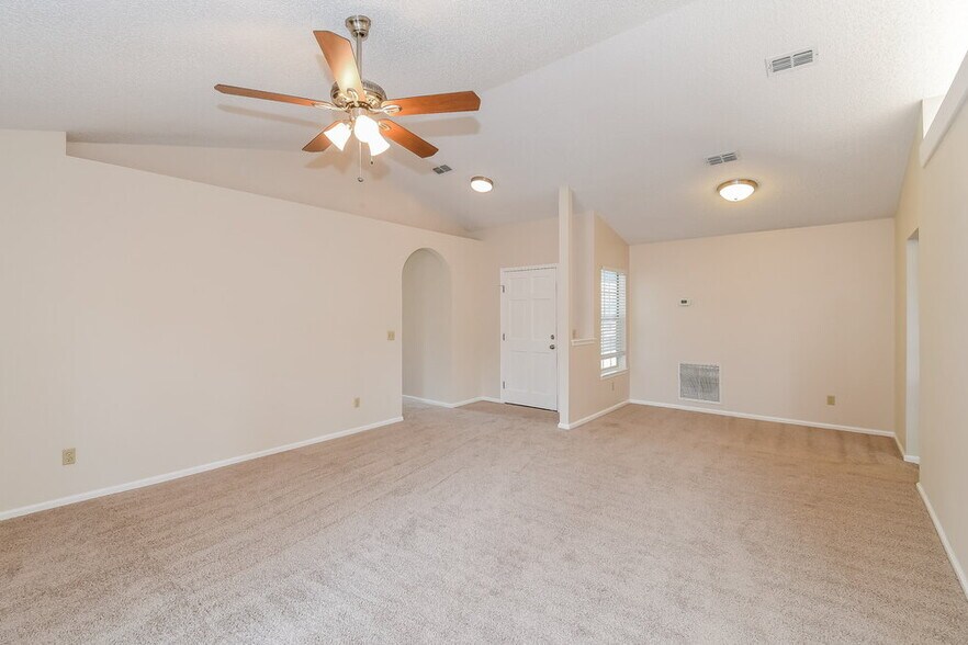 Building Photo - 3176 Chads Ct