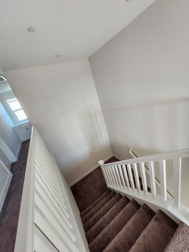 Building Photo - Beautiful Plumas Lake home on a large lot with SOLAR