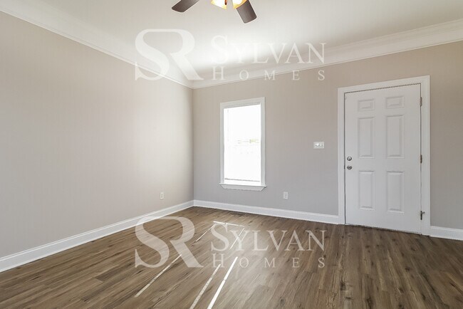 Building Photo - Coming HOME never felt so good!