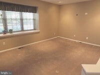 Building Photo - 32 Crofton Commons