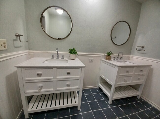 Building Photo - 3160 SE 30th Terrace