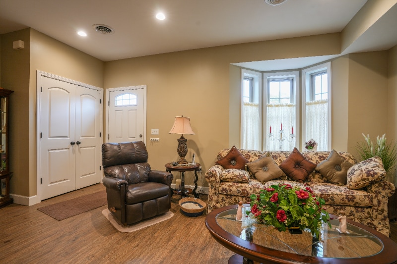 Building Photo - 117 S Beckman Dr