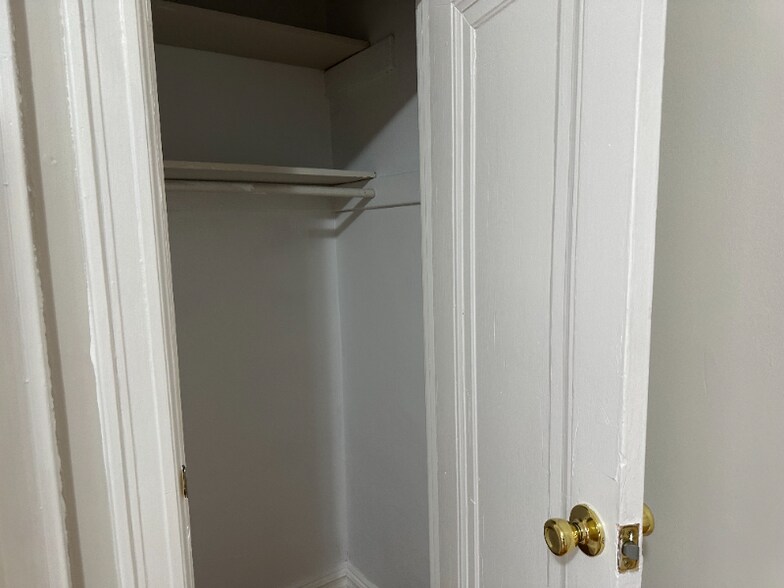 Building Photo - 115 Fairview Ave