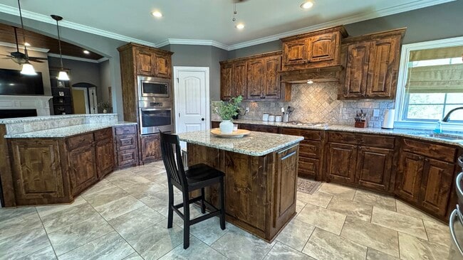 Building Photo - 210 Bayou Trace Drive