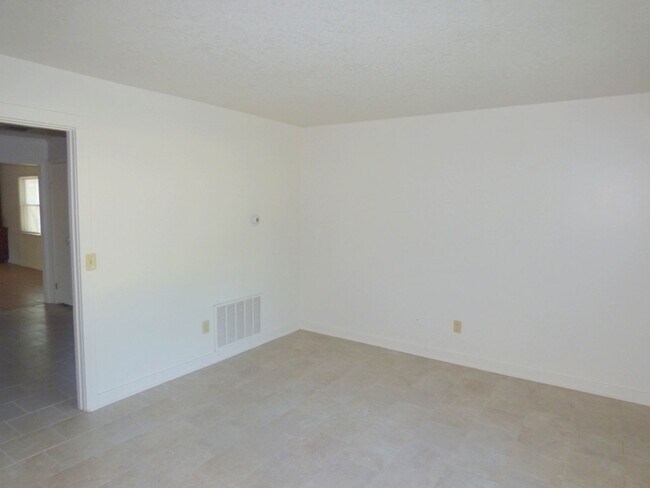 Building Photo - 4601 Holton Ave