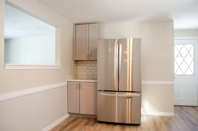 Building Photo - 110 Range Hill Dr