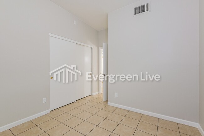 Building Photo - 149 W Lee St