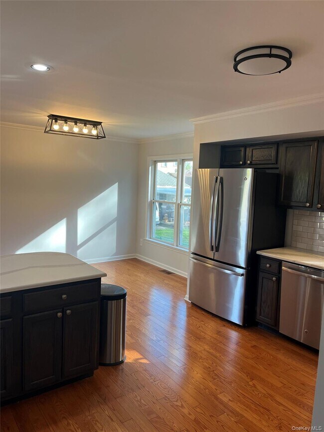 Building Photo - 6-8 Marion Ave