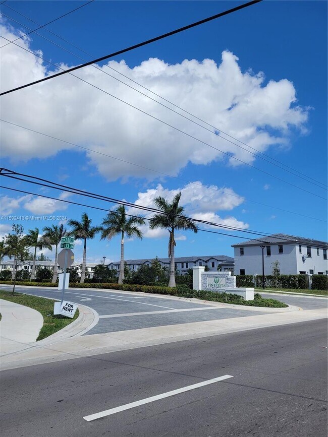 Building Photo - 28672 SW 134th Ct