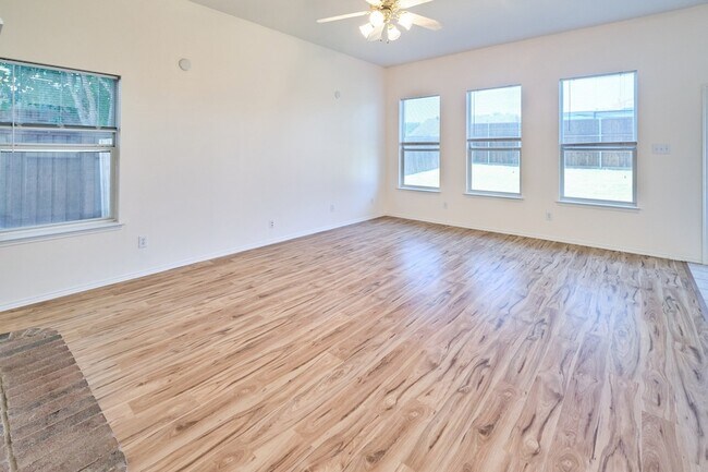 Building Photo - 501 Harvard Dr