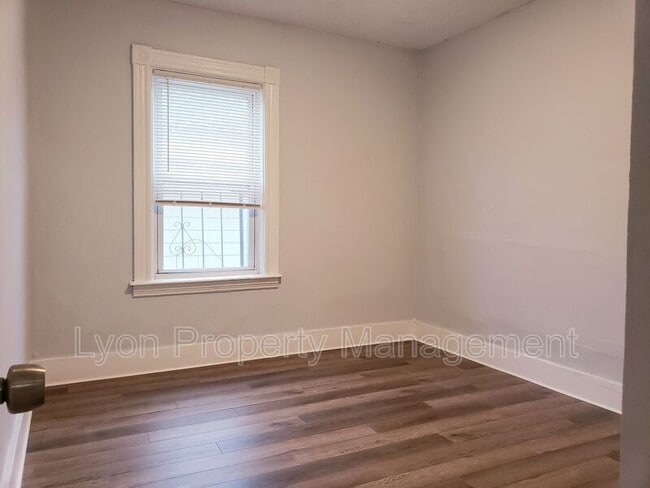 Building Photo - 276 Hunt St