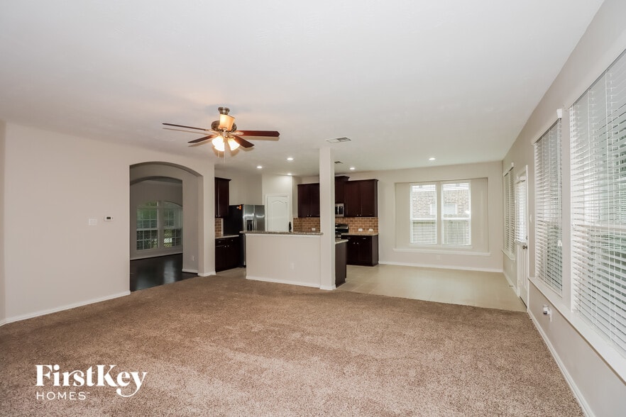 Building Photo - 219 Chestnut St