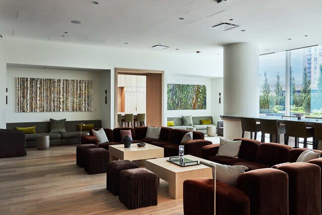 Building Photo - 1006 S Michigan Ave