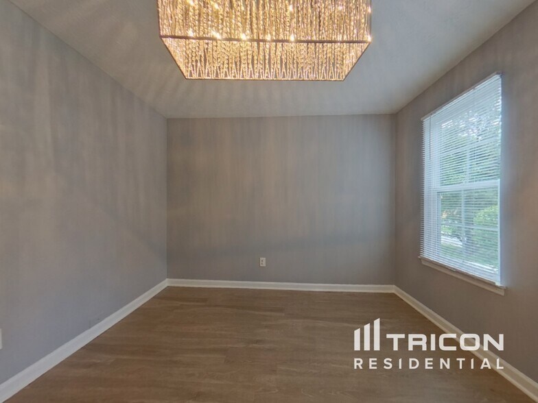 Building Photo - 1384 Ling Dr