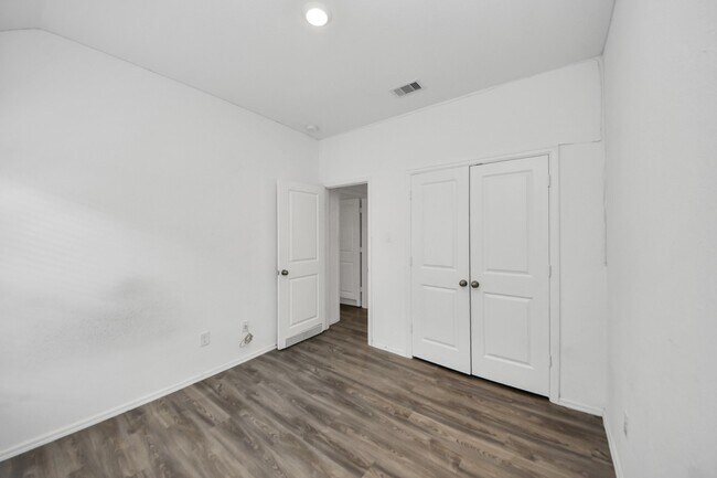 Building Photo - 7319 Bridal Ranch Dr