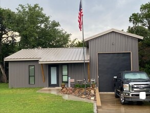 Building Photo - 2 BEDROOM NEAR LAKE BELTON