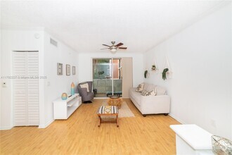 Building Photo - 17150 N Bay Rd