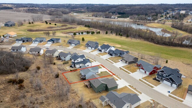 Building Photo - 4 bedroom, 3 bathroom Home