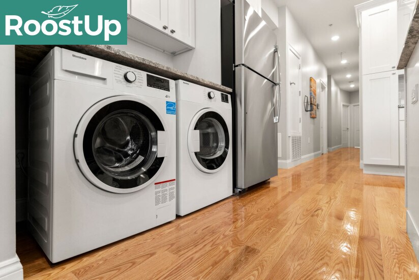 Building Photo - Furnished Bedroom with Private Bath in South Boston