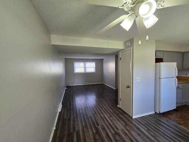 Building Photo - YOU2618