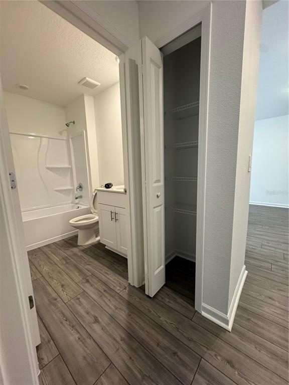 Building Photo - 3080 NE 38th Ln