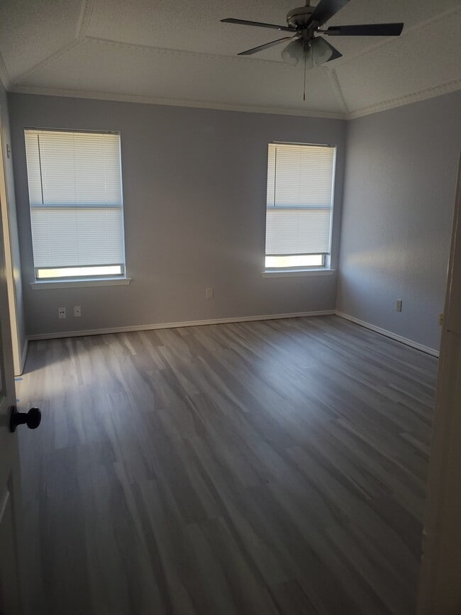 Building Photo - 1005 Packard Dr