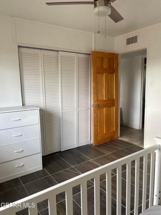 Building Photo - 960 Burgess Dr