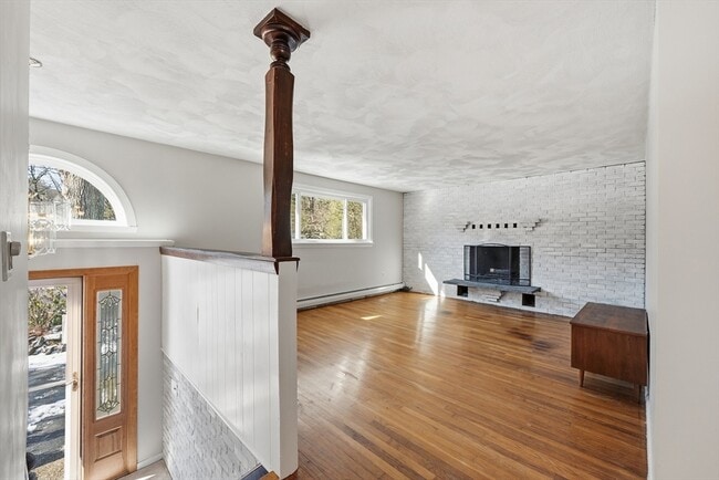 Building Photo - 43 Little John Dr