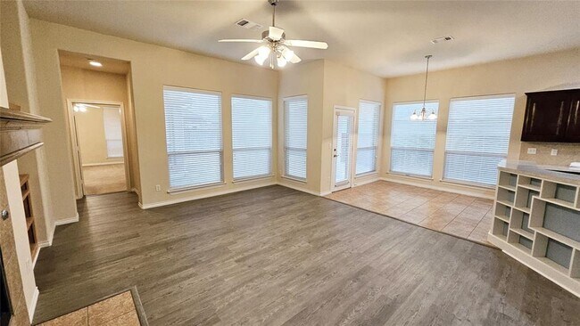 Building Photo - 1824 Woody Ln