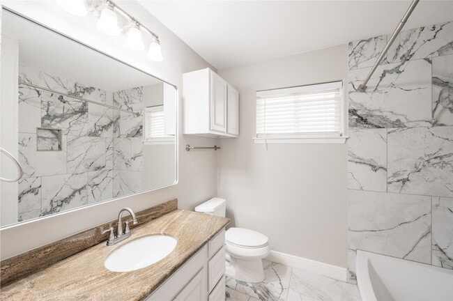 Building Photo - 809 Newport Blvd