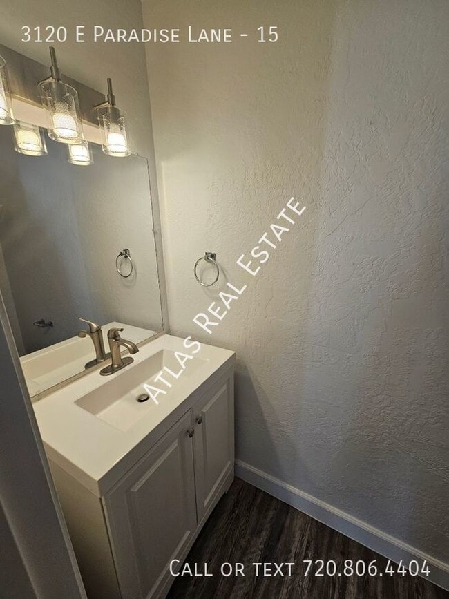 Building Photo - ONE MONTH FREE!!  PHOENIX TOWNHOME WITH PR...
