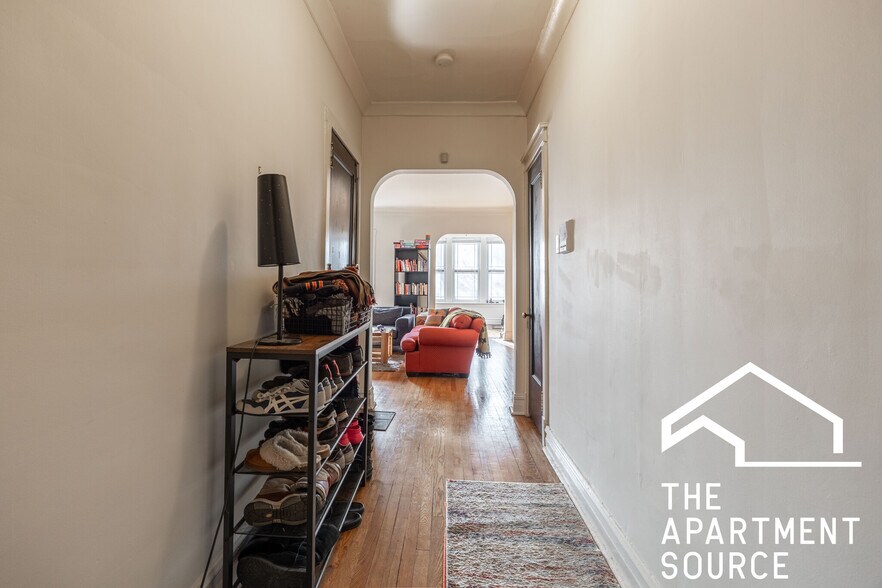 Building Photo - 1432 W Jonquil Ter