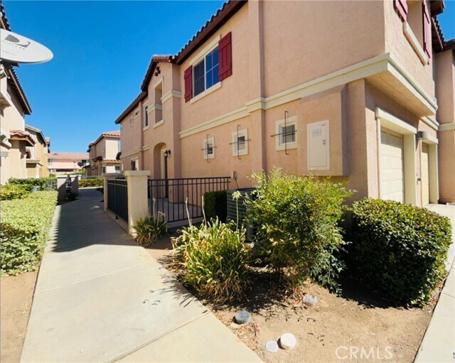 Building Photo - 15627 Lasselle St