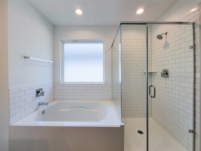 Building Photo - 7015 Halifax Harvest Ln