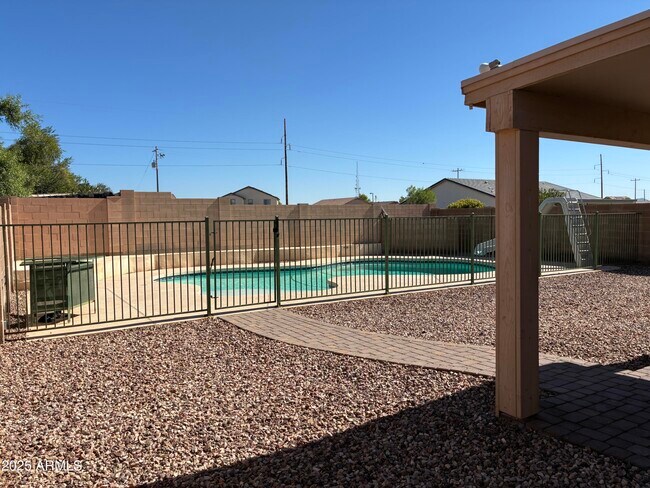 Building Photo - 7207 S Sunrise Way