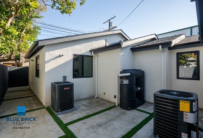 Building Photo - 2708 Cochran Ave