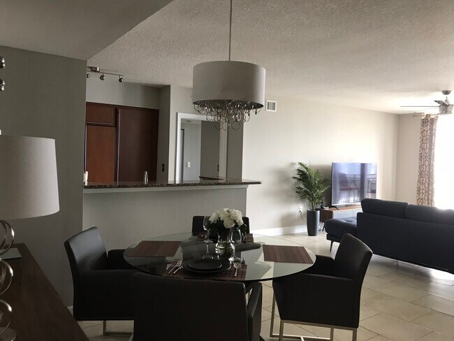 Building Photo - 2080 S Ocean Dr