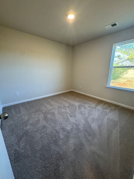 Building Photo - 916 W Sumter St