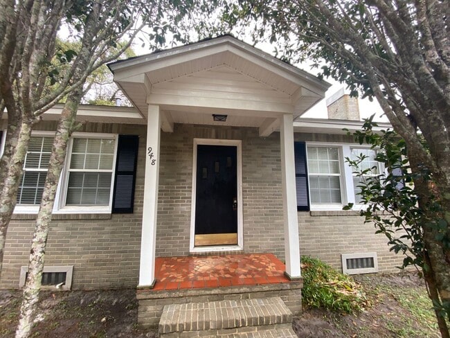 Building Photo - 948 Alachua Ave