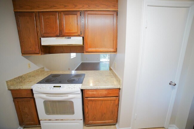 Building Photo - 2739 W Tharpe St