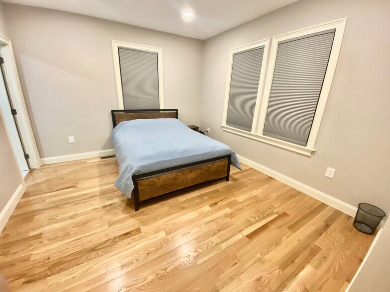 Building Photo - 585 Highland Ave