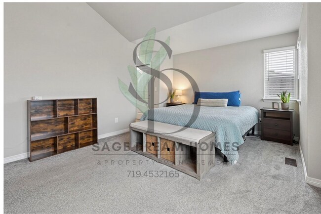 Building Photo - Beautiful 5 Bed + Office Home with 3-Car Garage in Desirable Lorson Ranch!