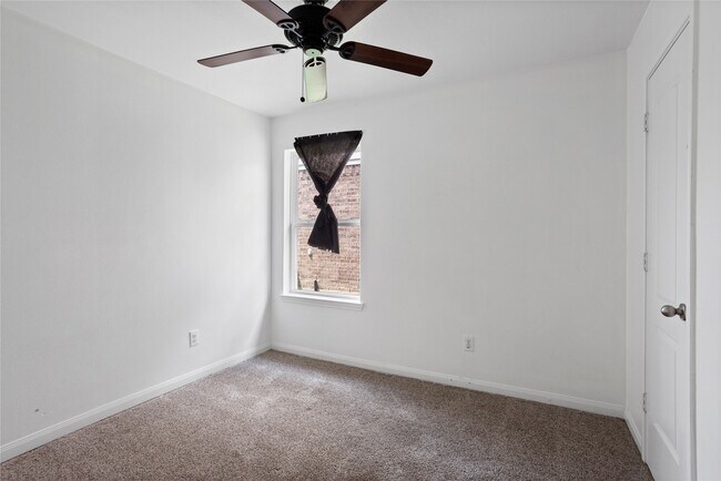 Building Photo - 9427 Gold Mountain Dr