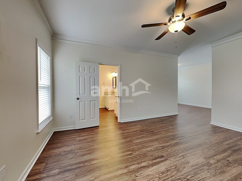 Building Photo - 229 Cinnamon Way