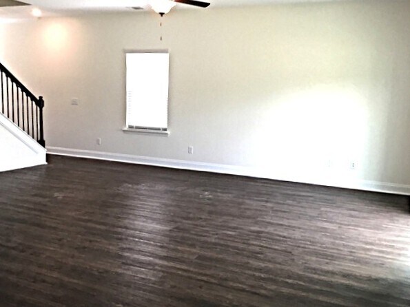 Building Photo - 28 Birch Cir