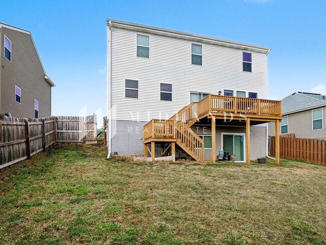 Building Photo - Papillion 2 Story