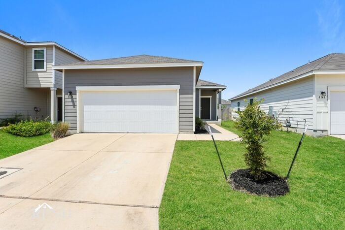 Building Photo - 5139 Firefly Hls