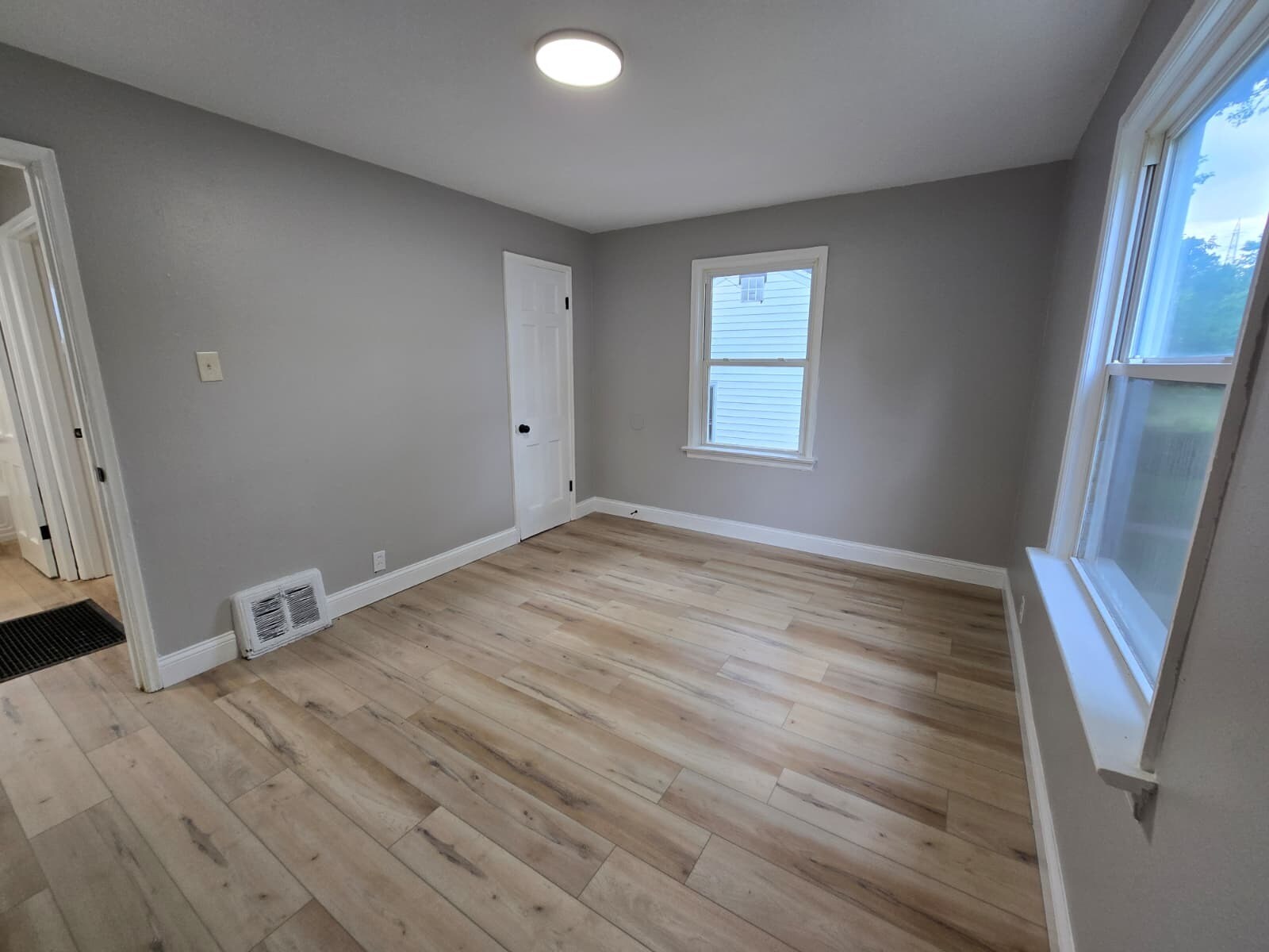 Building Photo - 7723 Monroe Dr